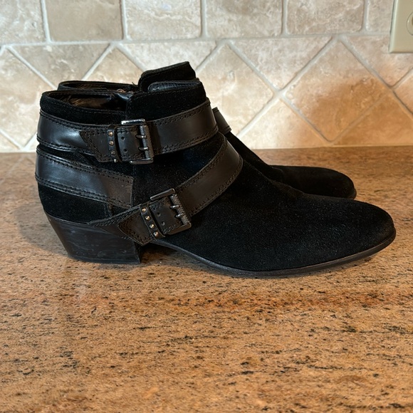 Sam Edelman woman’s bootie, side zip. Leather and suede. Size 11m - Picture 1 of 4